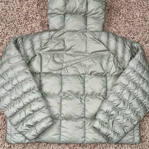 Nike Swoosh PrimaLoft Therma-FIT Oversized Hooded Puffer Crop Jacket, Women's L - Picture 10 of 16